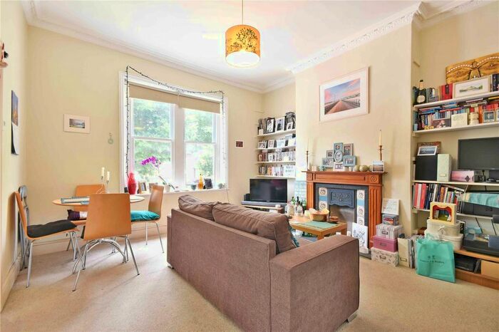 1 Bedroom Flat To Rent In Brondesbury Road, Queens Park, NW6
