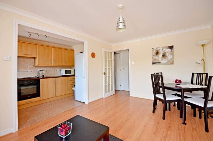 1 Bedroom Flat To Rent In Transom Close, Rotherhithe, London, SE16