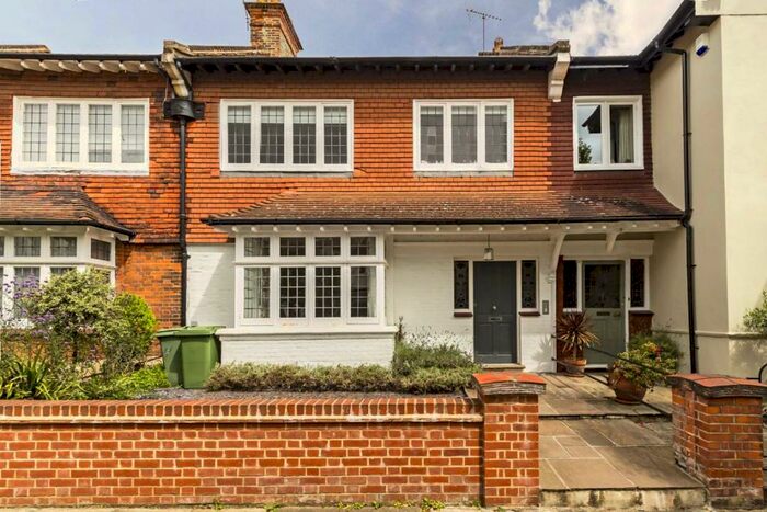 3 Bedroom Flat To Rent In Clavering Avenue, Barnes, SW13