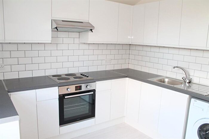 1 Bedroom Flat To Rent In Hoe Street, Walthamstow, E17