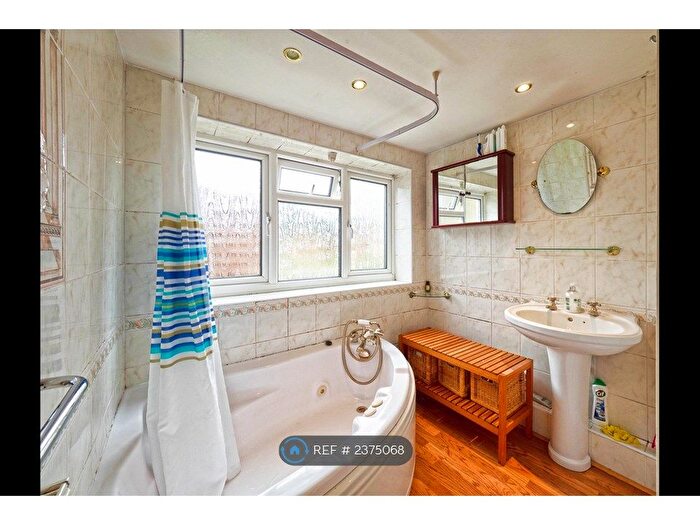 2 Bedroom End Of Terrace House To Rent In Nelson Road, Twickenham, TW2