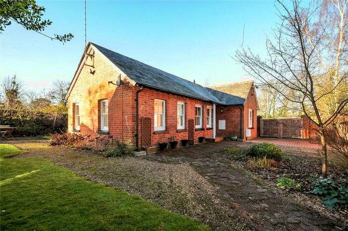 2 Bedroom Detached House To Rent In The Green, Holyport, Maidenhead, Berkshire, SL6
