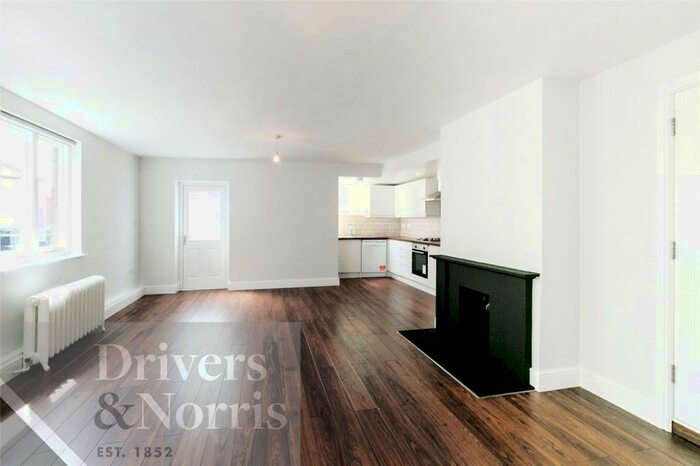 2 Bedroom Maisonette To Rent In St Annes Close, Highgate, London, N6