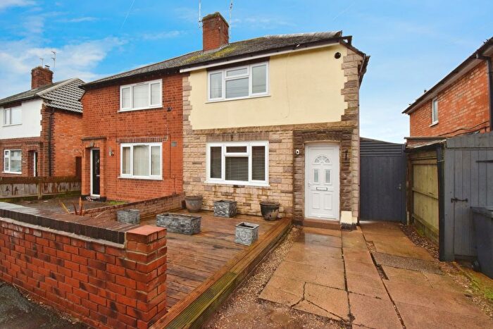 3 Bedroom Semi Detached House For Sale In Stonehill Avenue, Leicester, Leicestershire, LE4