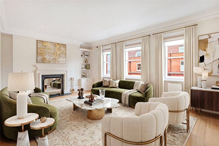 4 Bedroom Flat To Rent In Egerton Gardens, London, SW3