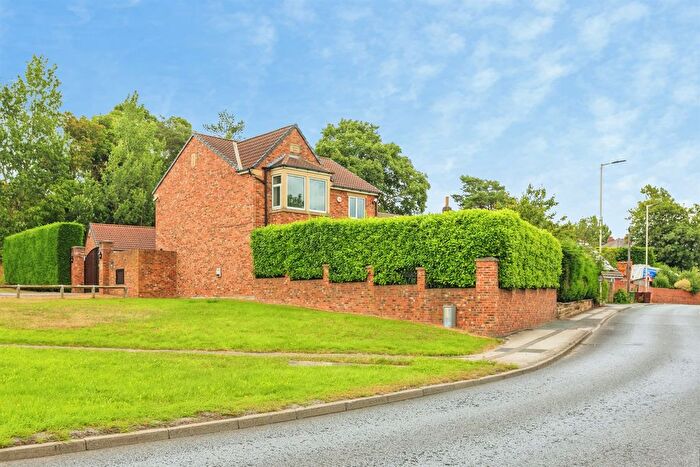4 Bedroom Detached House For Sale In Doncaster Road, Crofton, Wakefield, WF4