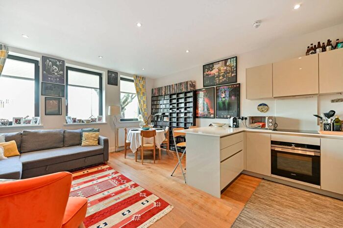 1 Bedroom Flat For Sale In London Road, Isleworth, TW7