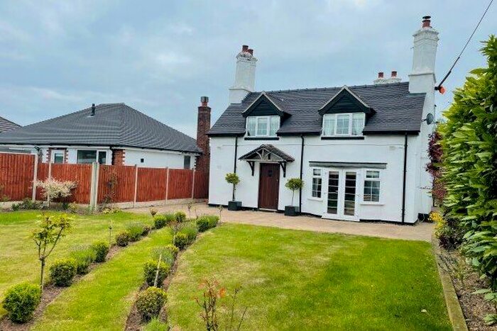 3 Bedroom Cottage To Rent In Longton Road, Stoke-On-Trent, ST4