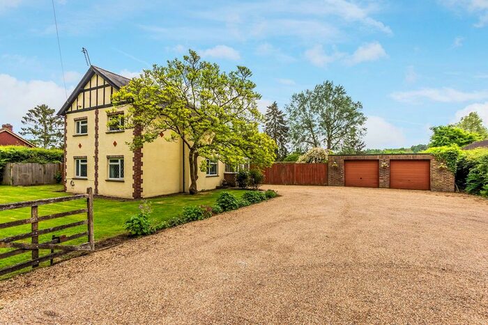 4 Bedroom Detached House For Sale In How Green Lane, Hever, Edenbridge, TN8