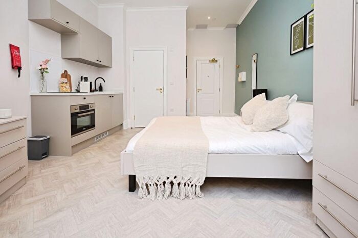 1 Bedroom Flat To Rent In Old Christchurch Road, Bournemouth, BH1