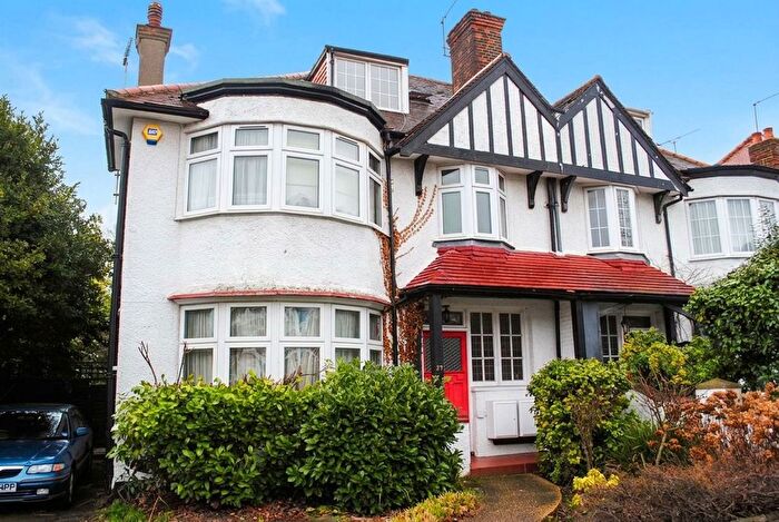 1 Bedroom Flat To Rent In Sylvan Avenue, Mill Hill, NW7