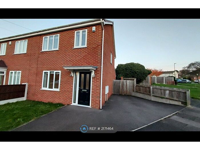 3 Bedroom End Of Terrace House To Rent In Milstead Road, Birmingham, B26