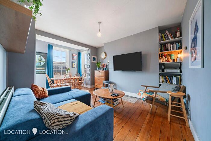 3 Bedroom Flat For Sale In Clarence Road, Yalding House Clarence Road, E5