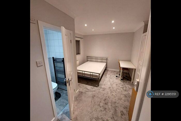 4 Bedroom Terraced House To Rent In Charter Avenue, Coventry, CV4