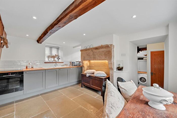 2 Bedroom Cottage For Sale In High Street, Calver, Hope Valley, S32