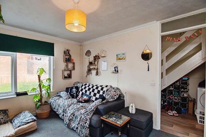 3 Bedroom End Of Terrace House For Sale In Cheaton Close, Leominster, HR6
