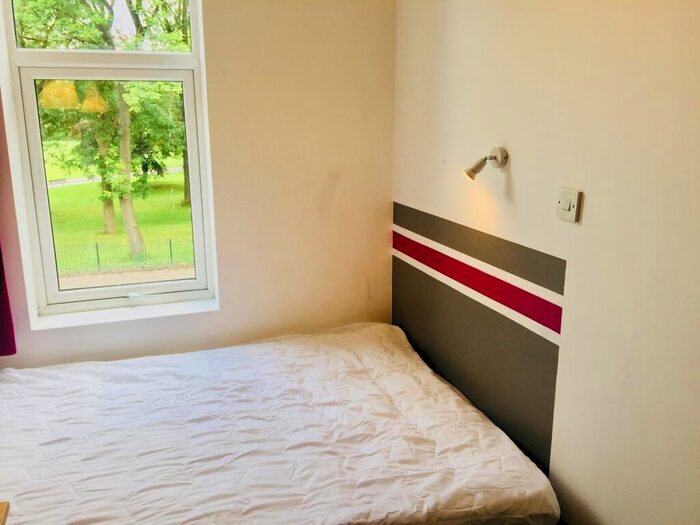 7 Bedroom House To Rent In Moss Lane, Manchester, M14