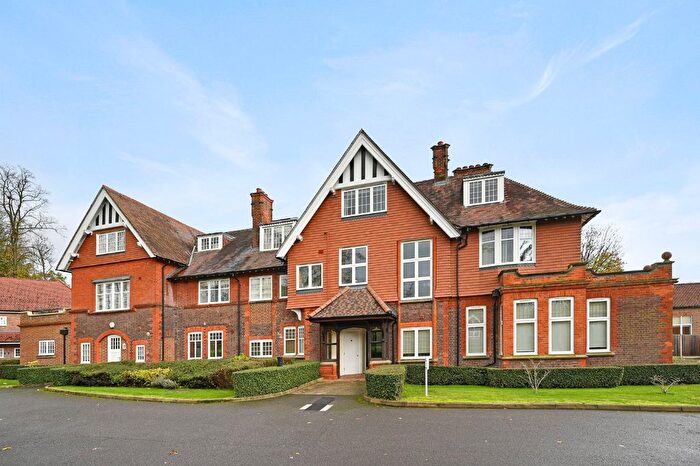 2 Bedroom Flat To Rent In Harmonia Court, Nascot Wood Road, Watford, Hertfordshire, WD17
