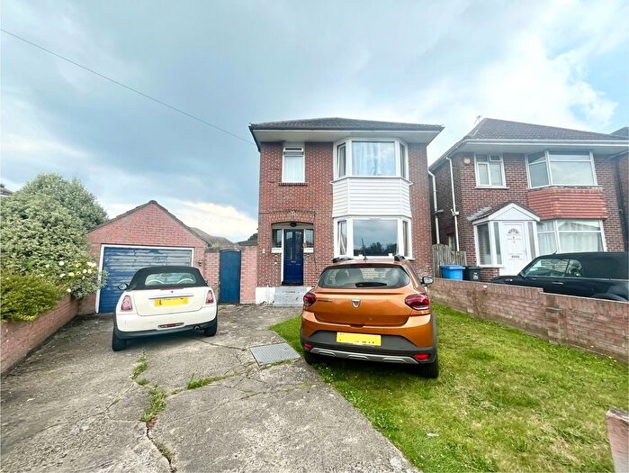 3 Bedroom Property To Rent In Dale Road, Poole, BH15