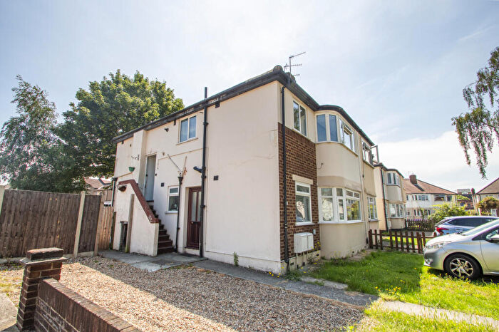 1 Bedroom Flat To Rent In Russell Close, Bexleyheath, DA7