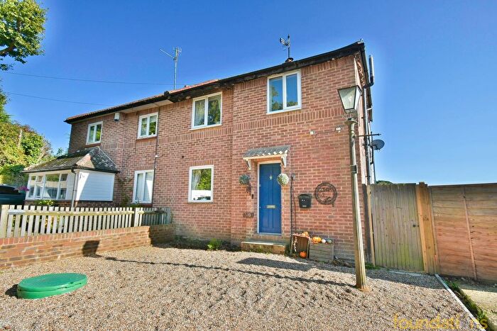 4 Bedroom Semi-detached House For Sale In Sandhurst Lane, Bexhill-On-Sea, TN39
