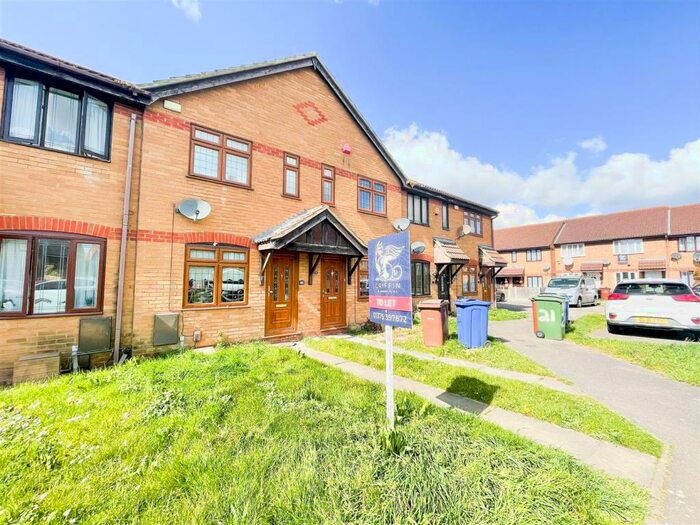 2 Bedroom House To Rent In Sycamore Close, Tilbury, RM18