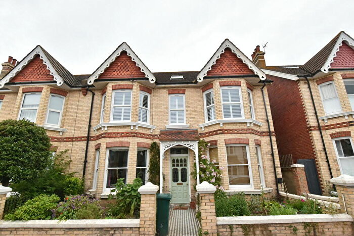 2 Bedroom Flat To Rent In Worcester Villas, Hove, BN3