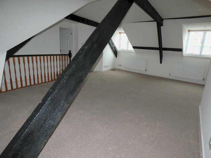 3 Bedroom Flat To Rent In East Street, Newton Abbot, TQ12