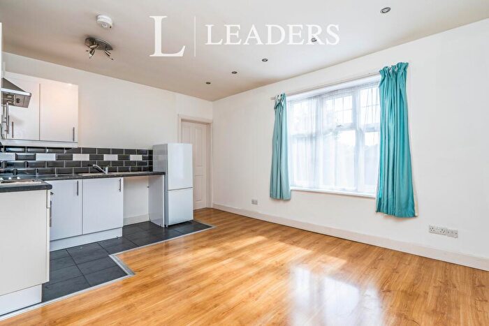 1 Bedroom Apartment To Rent In Aberdeen Road, Southampton, SO17