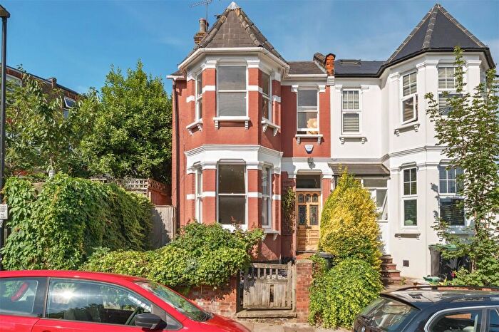 3 Bedroom Semi Detached House For Sale In Alexandra Avenue, London, N22