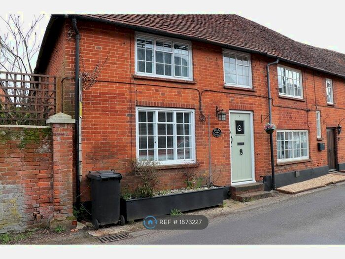 2 Bedroom Semi-Detached House To Rent In London Road, Odiham, Hook, RG29
