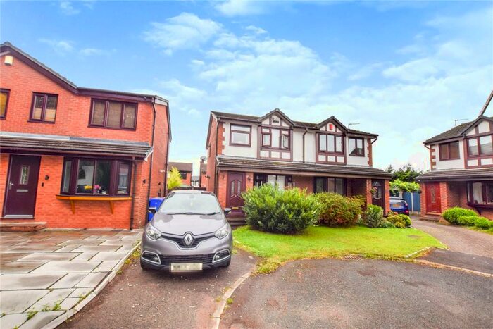Semi-Detached House To Rent In Carder Close, Swinton, Manchester, M27