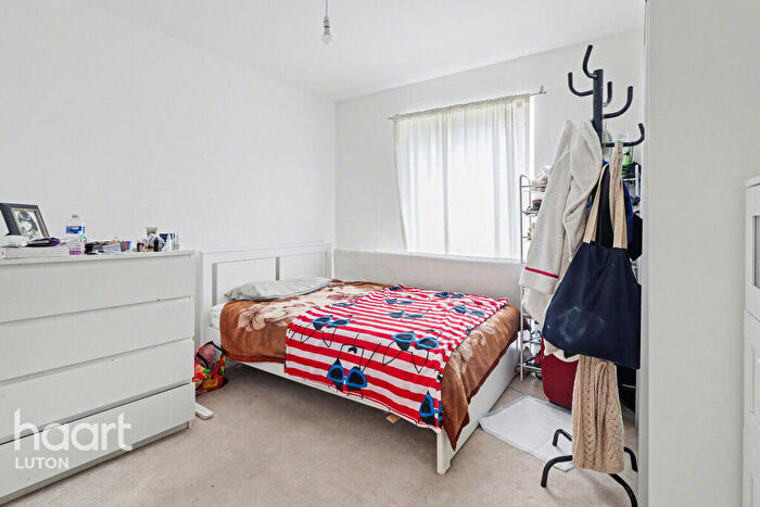 2 Bedroom Apartment For Sale In Kimpton Road, Luton, LU2