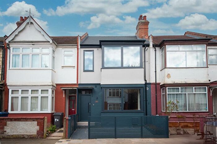 4 Bedroom House To Rent In Dartmouth Road, Hendon, London, NW4