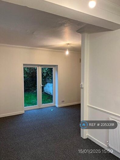 2 Bedroom Flat To Rent In Southbourne Grove, Westcliff-On-Sea, SS0