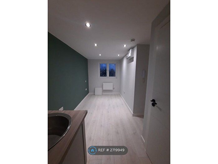 Studio To Rent In Keats Way, West Drayton, UB7