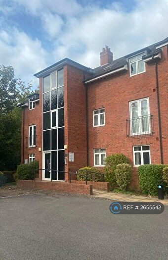2 Bedroom Flat To Rent In Woodville Court, Warwick, CV34