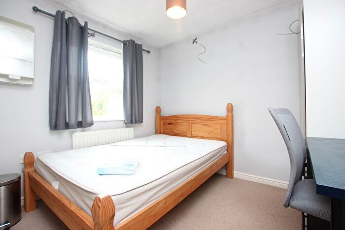 6 Bedroom Detached House To Rent In Wright Way - Stoke Park, BS16