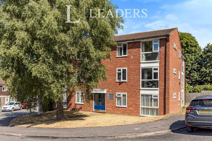 1 Bedroom Flat To Rent In Ryecroft, Haywards Heath, RH16