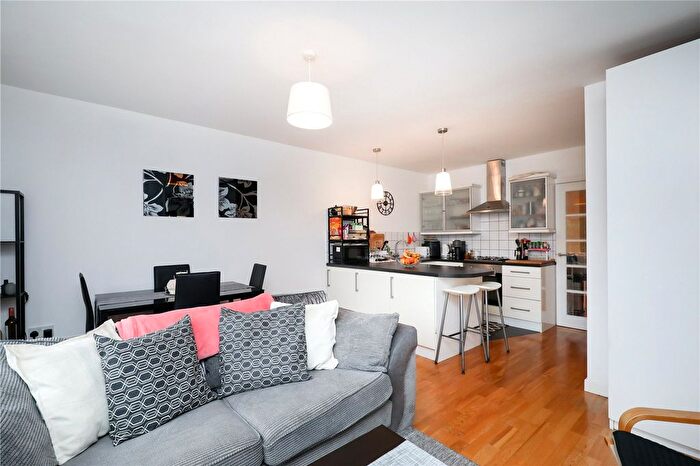 2 Bedroom Flat For Sale In Mount Park Road, Mount Park Road, London, W5