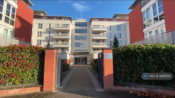 3 Bedroom Penthouse To Rent In Watkin Road, Leicester, LE2