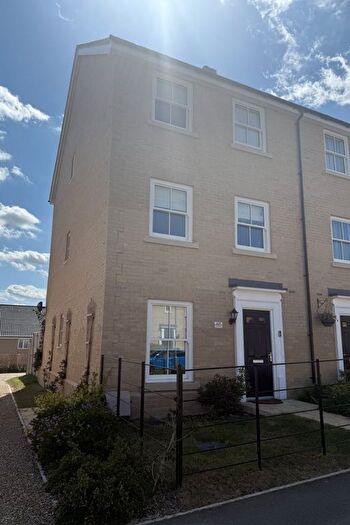 3 Bedroom Town House For Sale In Onehouse Way, Onehouse, Stowmarket, IP14