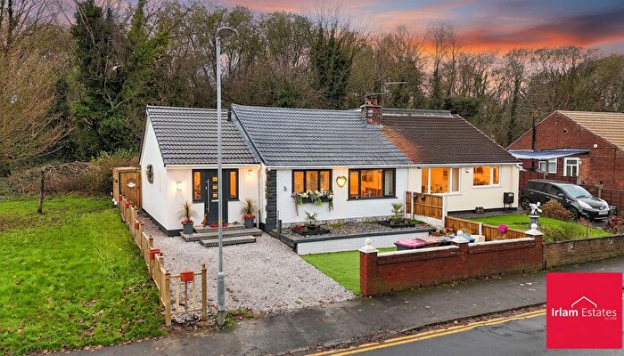 2 Bedroom Semi-Detached Bungalow For Sale In New Moss Road, Cadishead, M44