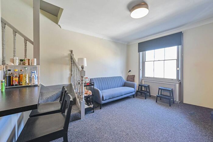 2 Bedroom Flat To Rent In Southwell Gardens, South Kensington, London, SW7