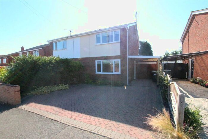3 Bedroom Semi-Detached House To Rent In St. Margarets Avenue, Rushden, NN10
