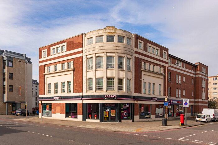 1 Bedroom Flat For Sale In / Gorgie Road, Edinburgh, EH11
