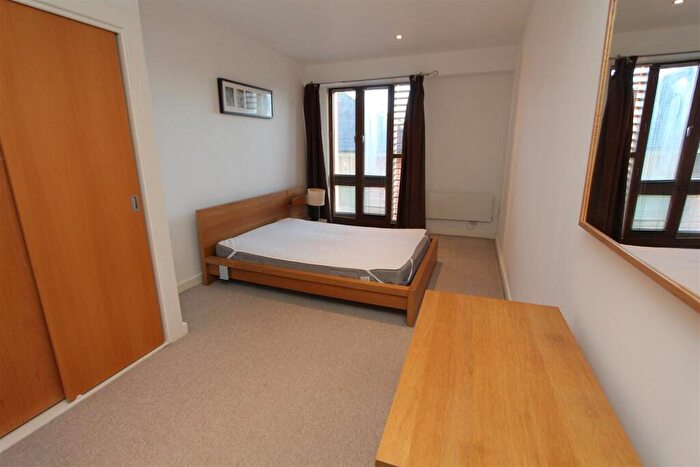 2 Bedroom Flat To Rent In Dock Street, Leeds, LS10