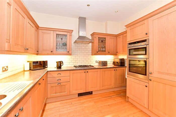 4 Bedroom End Terrace House For Sale In Empress Avenue, Woodford Green, Essex, IG8