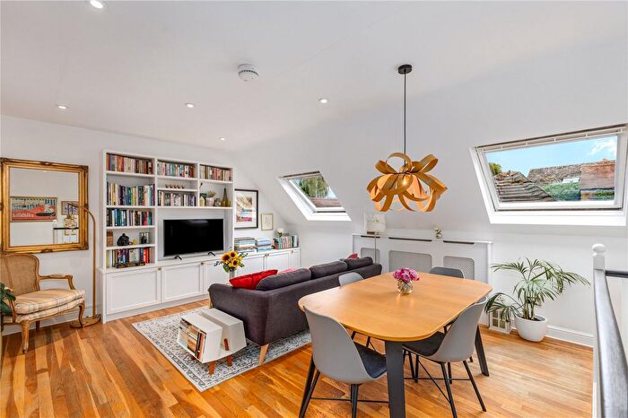 3 Bedroom Semi-Detached House For Sale In Oakthorpe Road, Oxford, OX2