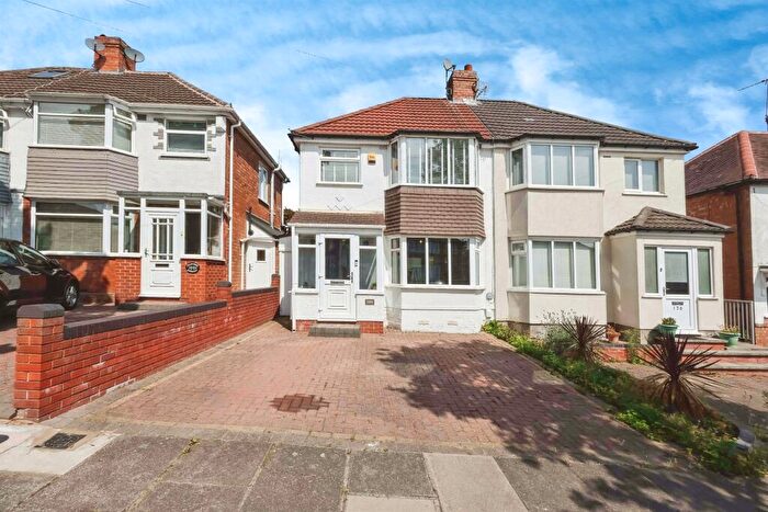 3 Bedroom Semi-Detached House For Sale In Charlbury Crescent, Birmingham, B26